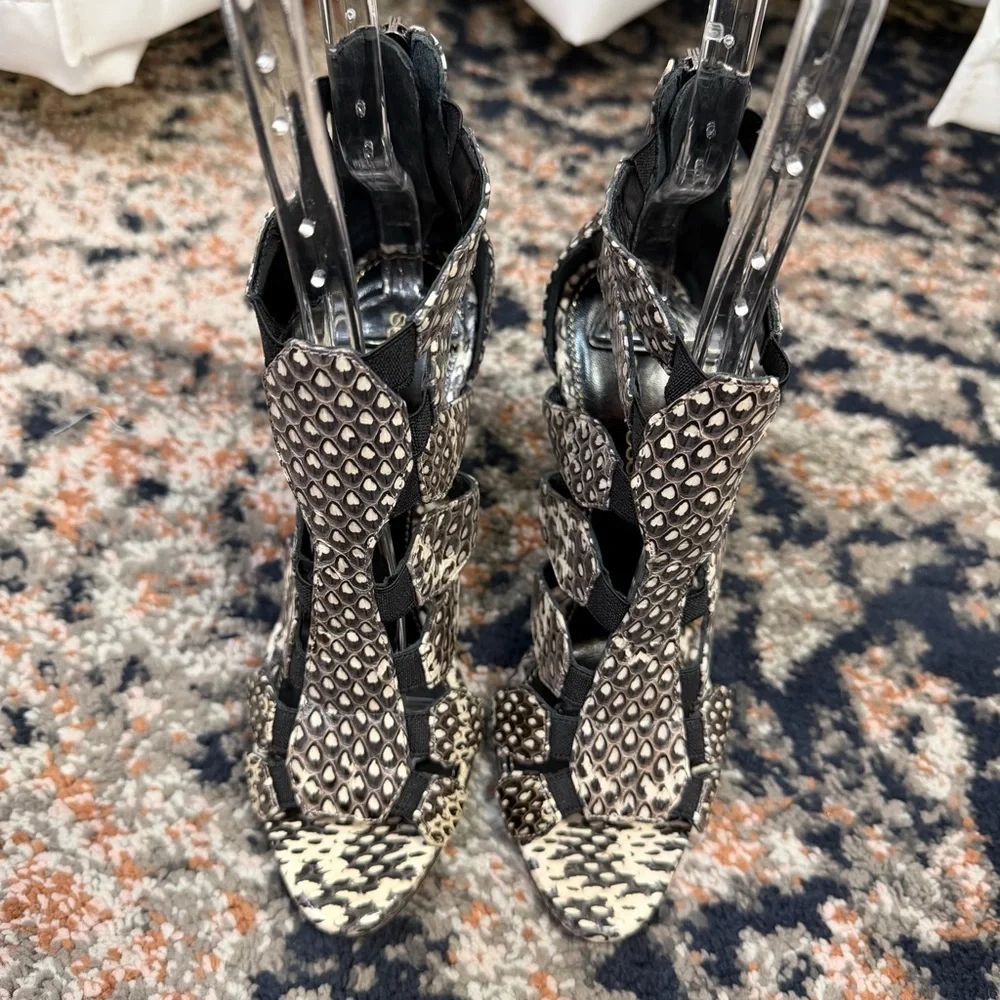 NWOT Sergio Rossi ‘Meccano Elaphe’ Cutout Heeled Sandals in Cream & Gray Snake 5